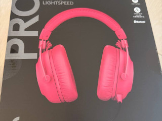 prodam-nausniki-tolko-cto-privezli-osibka-s-cvetom-xotel-cernye-priexali-rozovye