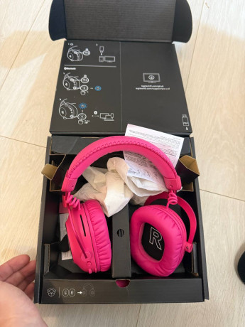 prodam-nausniki-tolko-cto-privezli-osibka-s-cvetom-xotel-cernye-priexali-rozovye-big-1