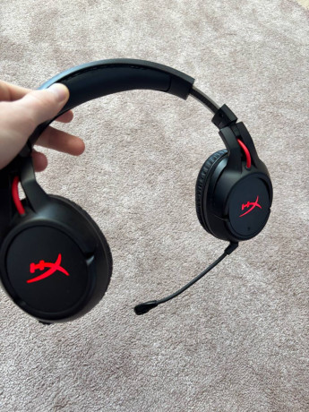 nausniki-hyperx-cloud-flight-big-0