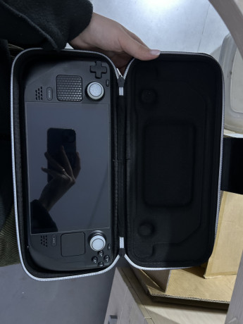 valve-steam-deck-oled-1tb-big-1