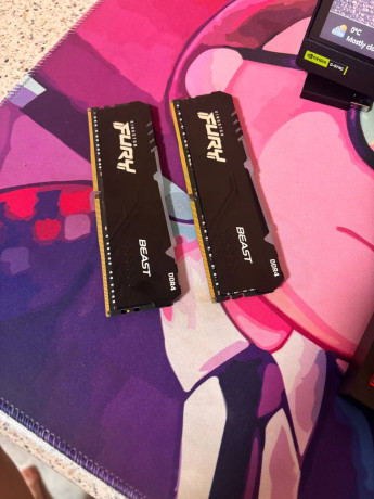 prodam-dve-plaska-ozu-po-8-gb-20k-almaty-big-1