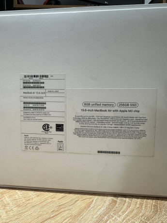 macbook-air-m2-ne-rabocii-big-4