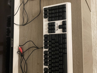 prodam-mys-s-klaviaturoi