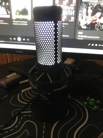 prodam-mikrofon-hyperx-quadcast-s-v-xorosem-sostoianii-polzovalsia-mense-goda-segodnia-do-obeda-otd-big-1