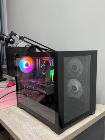 processor-amd-ryzen-7-7700x-8-iader-16-potokov-big-0