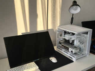 prodam-monitor-thunderobot-24-dium-180gerc-v-komplekte-korobka-pitanie-podstavka-dlia-nego-sostoianie-i