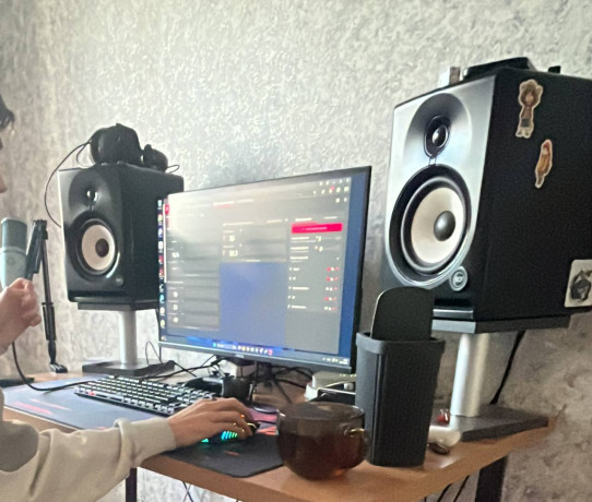 prodam-komplekt-dlia-domasnei-studii-big-1