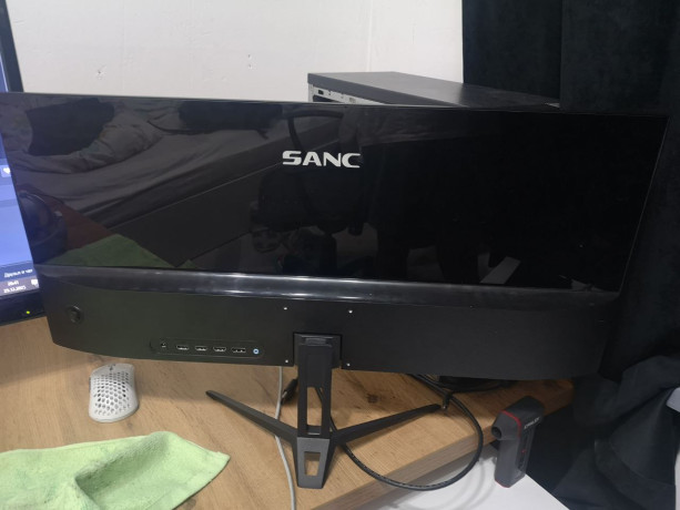 s-cernoi-polosoi-big-2