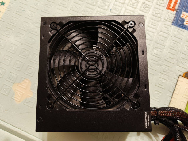 blok-pitaniia-thermaltake-tr2-s-600w-big-1