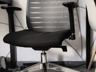 prodam-kreslo-sostoianie-xorosee