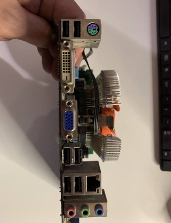 materinskaia-plata-asus-p8h61-mx-big-2