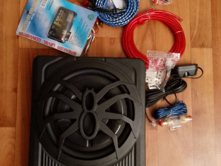 sabvufer-feikeer-s-vstroennym-usilitelem-diametr-dinamika-10-diuimov-maksimalnaia-moshhnost-do-800-v