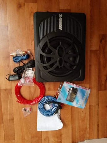 sabvufer-feikeer-s-vstroennym-usilitelem-diametr-dinamika-10-diuimov-maksimalnaia-moshhnost-do-800-v-big-1