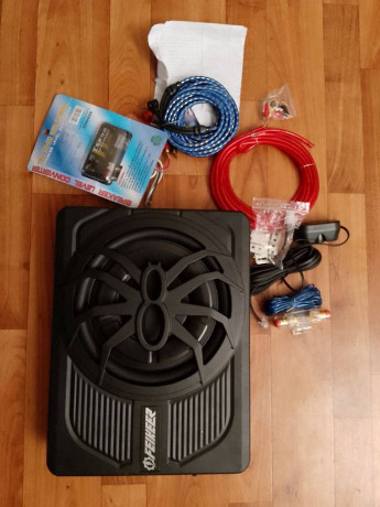 sabvufer-feikeer-s-vstroennym-usilitelem-diametr-dinamika-10-diuimov-maksimalnaia-moshhnost-do-800-v-big-0