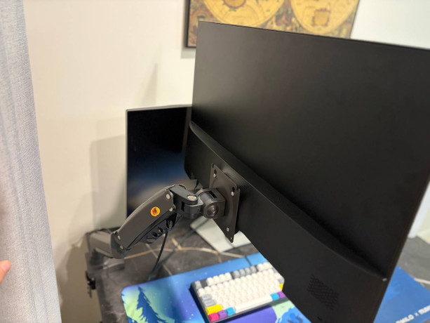 prodam-monitor-sanc-g72-big-1