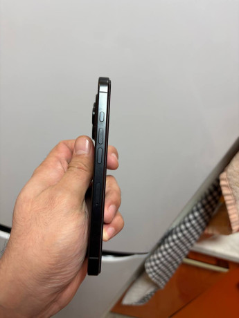 iphone-16-pro-256-gb-big-3