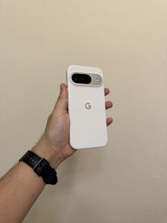 v-idealnom-sostoianii-korobka-i-doki-est-est-zashhitnoe-steklo-i-originalnyi-cexol-ot-google-big-0