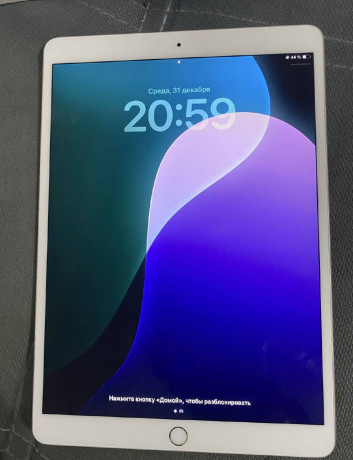 srocno-prodam-ipad-air-3-na-64-gb-rabocii-za-big-1