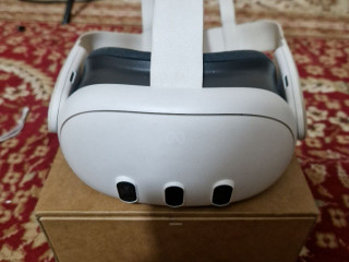 meta-quest-3-512-gigabait-est-neznacitelnye-carapiny-vnesne-a-v-texniceskom-sostoianii-idealno