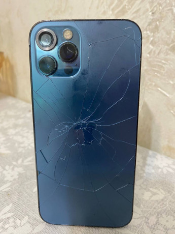 prodam-aifon-12-pro-128-big-0