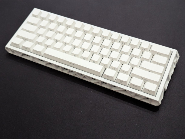 magnitnaia-igrovaia-klaviatura-mad-60he-holy60-big-0