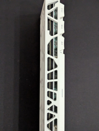 magnitnaia-igrovaia-klaviatura-mad-60he-holy60-big-3