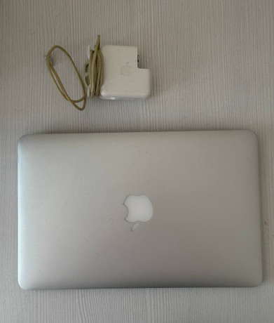 prodam-macbook-air-2015goda-big-1