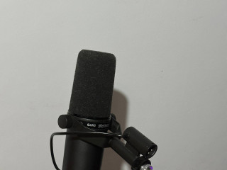 prodaiu-mikrofon-shure-sm7b