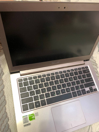 prodaiu-asus-zenbook-ux303l-na-zapcasti-big-0