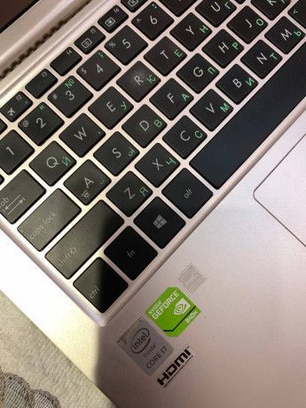 prodaiu-asus-zenbook-ux303l-na-zapcasti-big-1