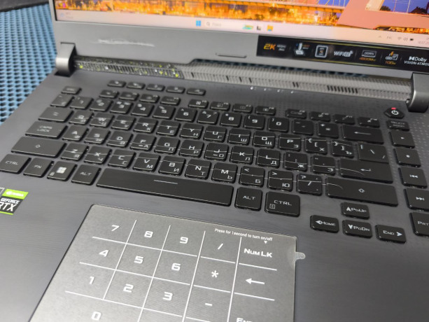 prodam-asus-rog-strix-g513rw-hq133-big-2