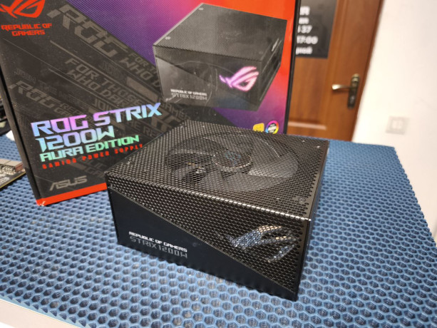 prodam-blok-pitaniia-asus-rog-aura-1200w-atx-30-big-2
