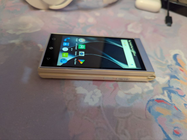 prodam-iaponskii-smartfon-freetel-musashi-s-dvumia-4-sensornymi-ekranami-big-2