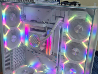 lian-li-o11-vision-compact-white