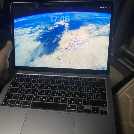 prodam-almaty-macbook-air-m1-2020-bral-novym-v-komplekte-tolko-zariadka-rodnaia-250k-torg-ili-obmen-big-2