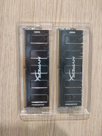 prodam-operativnuiu-pamiat-hyperx-predator-ddr4-big-1