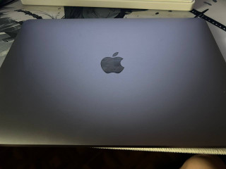 macbook-air-m1-8256-serogo-cveta