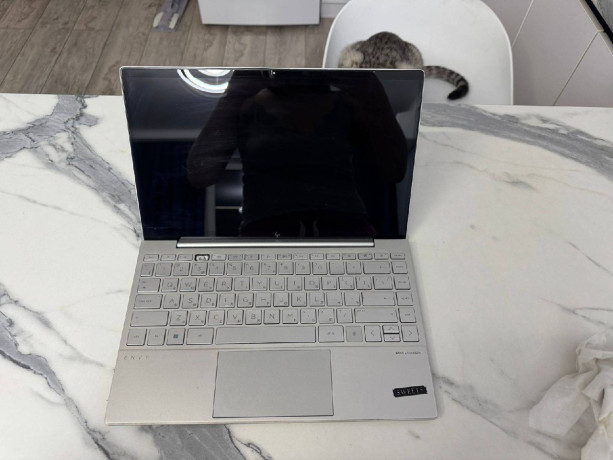 noutbuk-hp-14-sostoianie-otlicnoe-ne-tormozit-i-net-silnyx-vnesnix-minusov-big-0