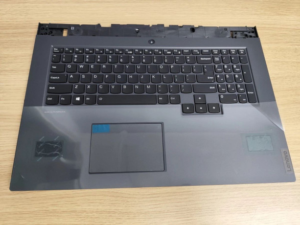 vsem-salam-ishhu-panel-nizniuiu-i-verxniuiu-s-klaviaturoi-ot-lenova-legion-5-17imh05-big-0