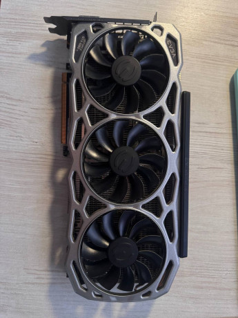 prodam-videokartu-evga-geforce-gtx-1080-ti-big-0