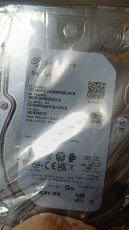 zestkii-disk-hdd-10-tb-seagate-skyhawk-al-surveillance-st10000ve000-35-256-mb-sata-iii-po-130-big-0