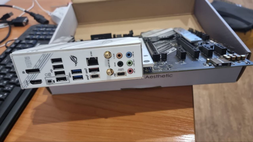 igrovaia-materinskaia-plata-soket-1200-b560-2st-wi-fi-wi-fi-big-1