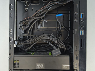 korpus-mini-itx-s-blokom-pitaniem