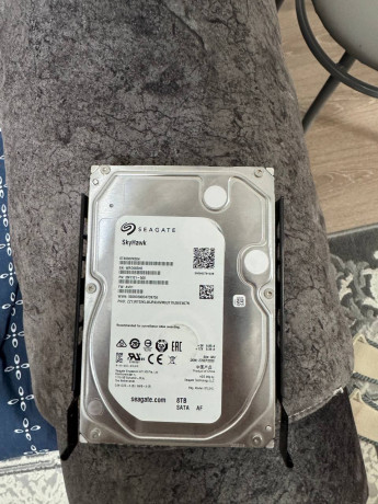 zestkii-disk-8tb-6500casov-narabotka-v-idealnom-sostoianii-big-0