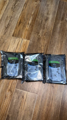 prodaiu-ozu-kingston-fury-s-rgb-3200mhz-novye-zapecatannye-big-1