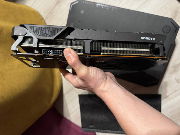 cena205k-rx6900xt-16gb-s-korobkoi-obsluzena-xolodnaia-tixaia-moshhnaia-big-1