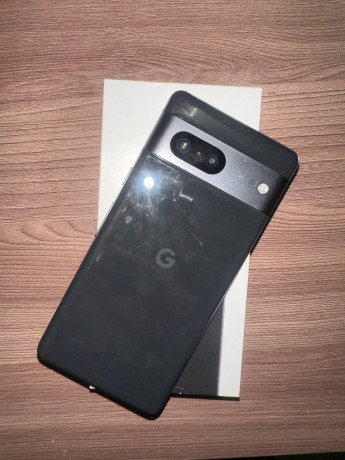 prodam-smartfon-google-pixel-7-telefon-pokupalsia-v-avguste-2023-goda-korobka-snur-imeetsia-est-k-big-1