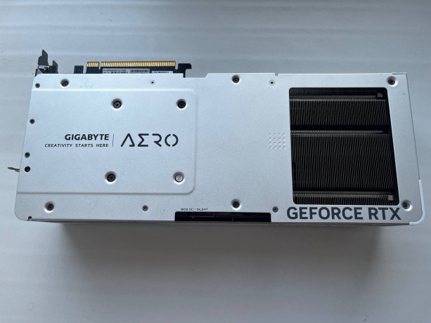 videokarta-rtx-4080-big-0