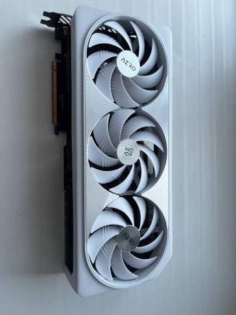 videokarta-rtx-4080-big-2