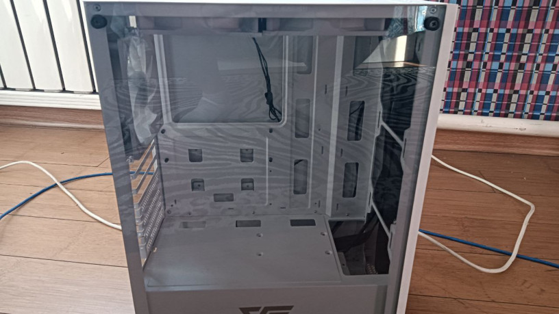 korpus-belyi-m-atx-big-2